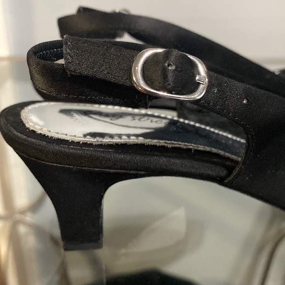 Easy Street Alive 5 black strappy slingback sandals, size 6M. - Picture 8 of 12